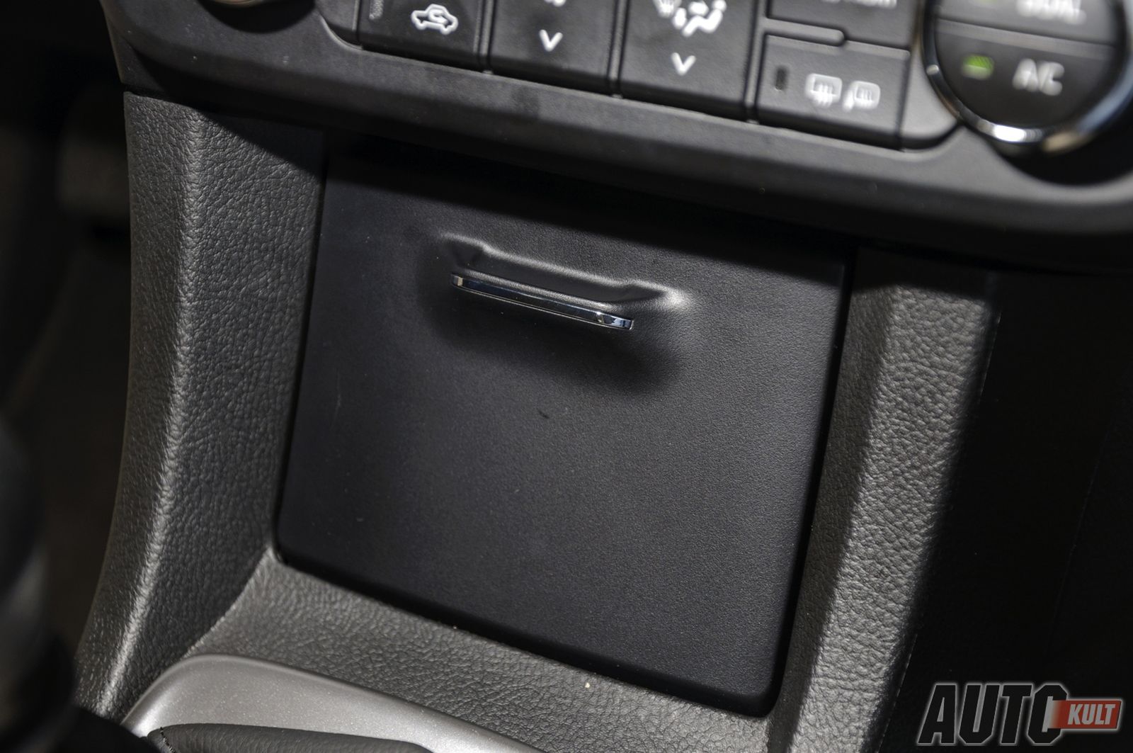 Opel Astra Sedan vs. Renault Fluence vs. Škoda Octavia vs. Toyota Corolla - galeria testowa 60
