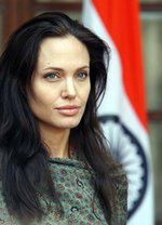 Angelina Jolie wystąpi przeciw Bondowi?