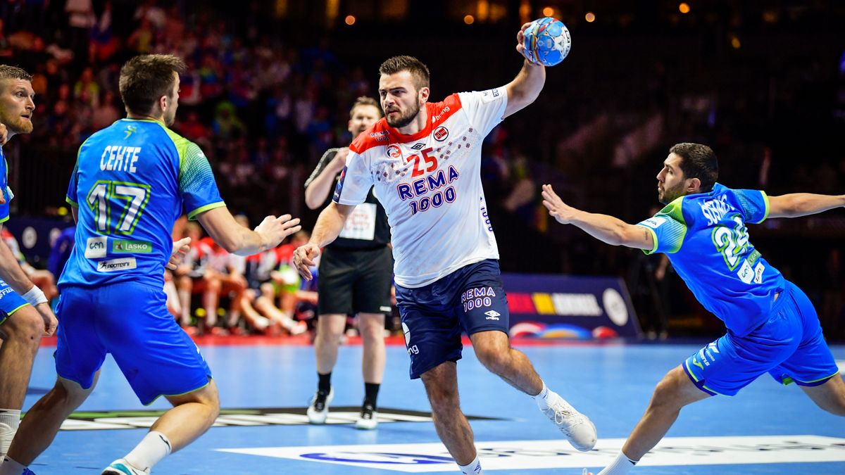 PAP/EPA / ANDERS WIKLUND / Na zdjęciu: Eivind Tangen (w środku), Nejc Cehte (z lewej) i Mario Sostarić (z prawej)