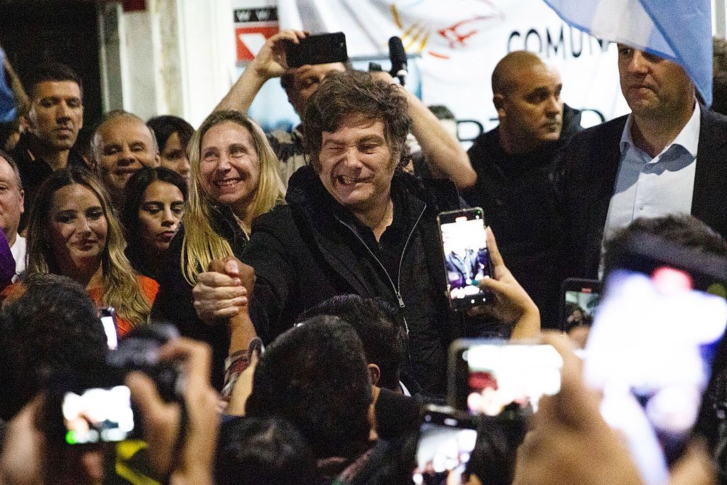 Ludzie trzymają "pod materacem" miliardy dol. Rząd zdecydował