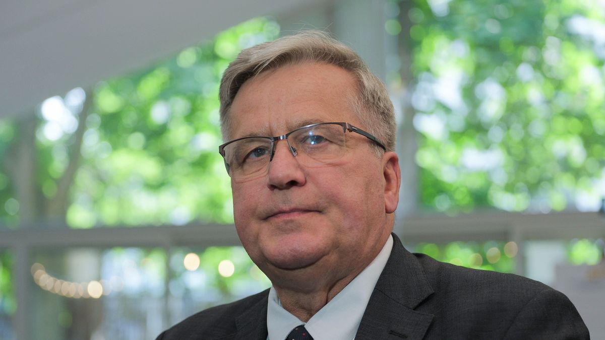 Były prezydent, Bronisław Komorowski: Konflikt z ministrem powodem odejść generałów