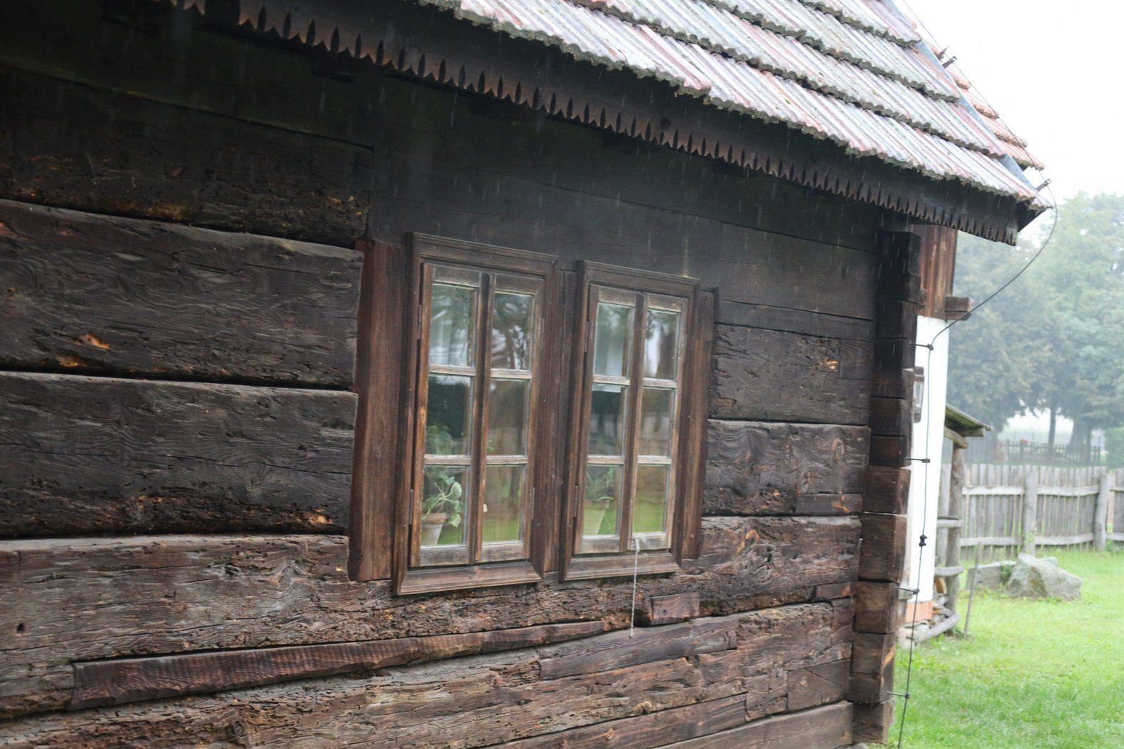 Zakończenie lata w Dziekanowicach! Niebo płakało z żalu, a zagrody szykują się do zimy