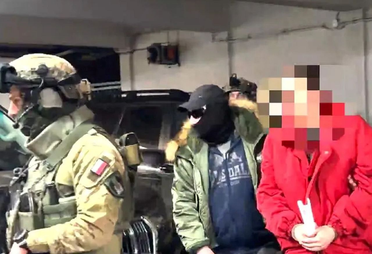 Podpalali i handlowali bronią na zlecenie obcego wywiadu. Prokuratura oskarża