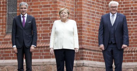 Merkel wpłynęła na orzecznictwo TK związane z pandemią? "Skargi obywateli masowo odrzucano"