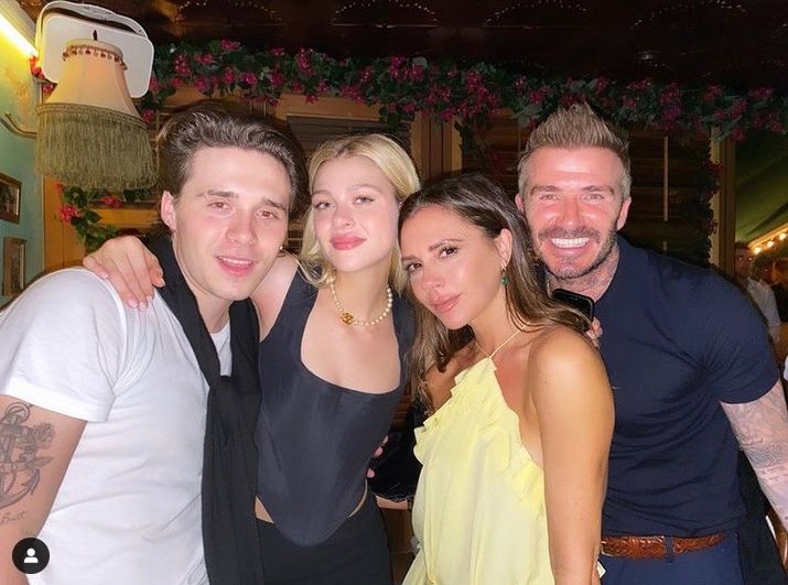 Brooklyn Beckham, Nicola Peltz, David i Victoria Beckhamowie