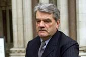 Złagodzono karę brytyjskiemu historykowi skazanemu za kwestionowanie holokaustu