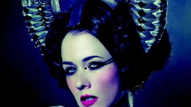 Ładna strona cyborgizacji. Do czego posłuży nam chip w paznokciu? 1