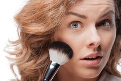 Makijaż odmładzający - triki makijażowe, które pomogą ukryć zmarszczki