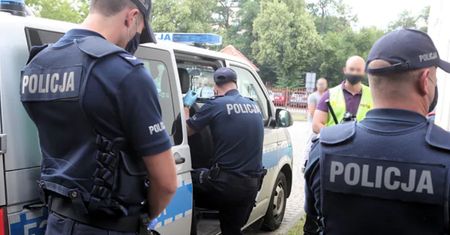 Pobiły nastolatkę nad Rusałką. Diana S. i Wanessa W. usłyszały zarzuty