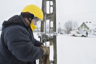 Atak zimy. Jeszcze 12 tysięcy gospodarstw bez prądu