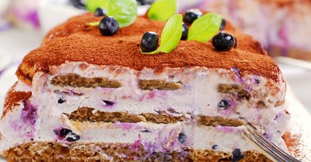 Zamiast lepić pierogi, dorzucam te owoce do kremu. Tiramisu lepsze niż od Włocha