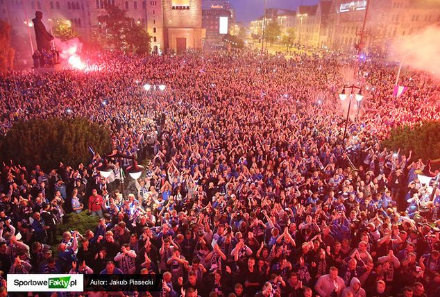 Kibice Lecha po zdobyciu mistrzostwa Polski również licznie wyszli na miasto