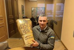 У Кракові відбудеться Боксерський турнір за унікальну золоту рукавичку з підписами братів Кличків