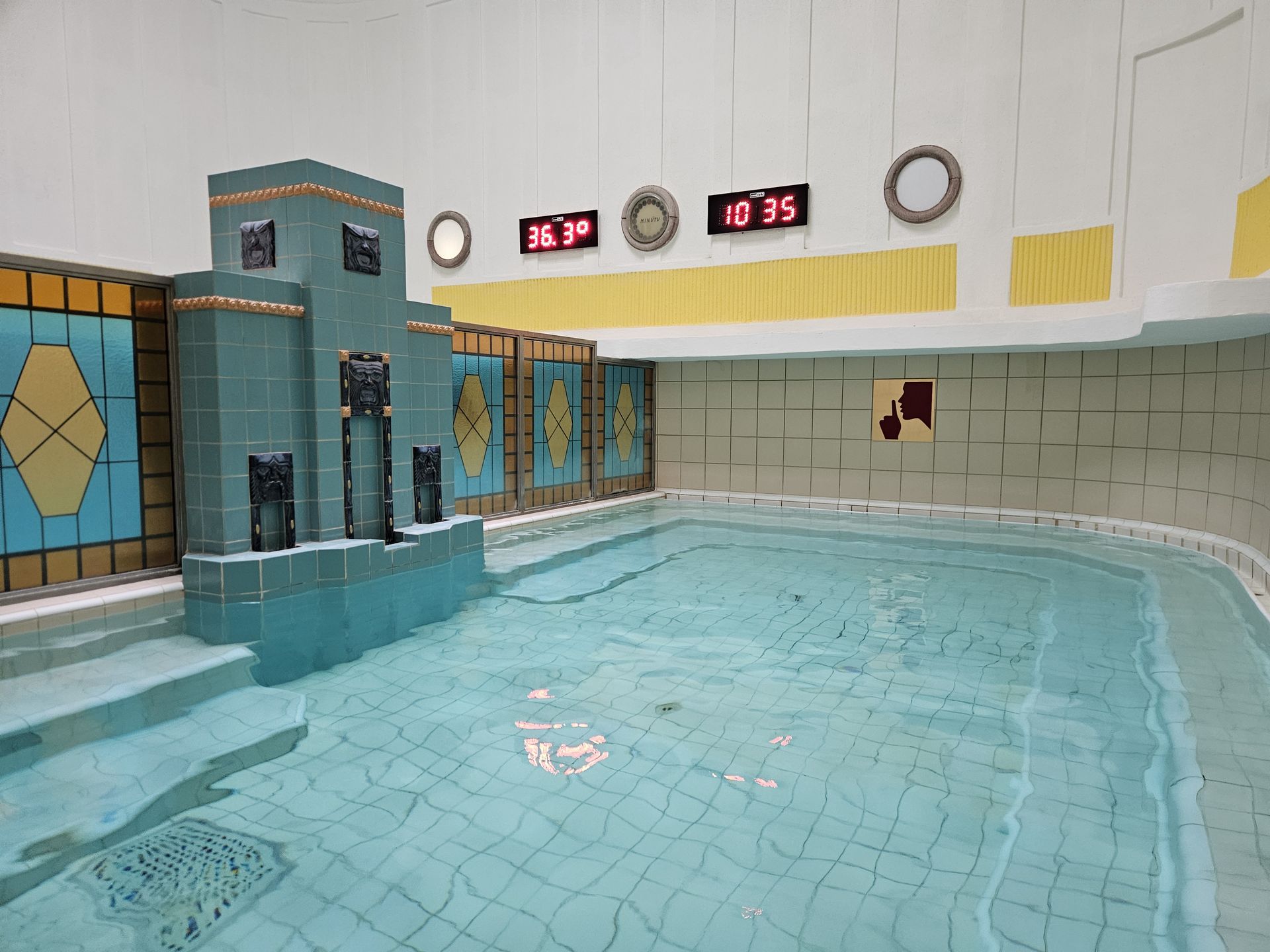 Cały zabieg trwa przeszło godzinę i kosztuje 32 euro