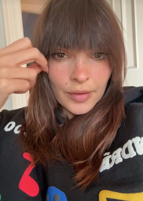 Załamana Ratajkowski prezentuje najgorszą fryzurę w życiu