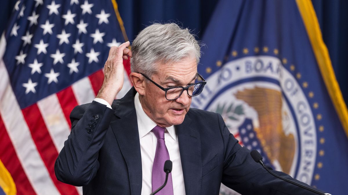 Federal Reserve Board Chairman Jerome Powell holds a news conference after the Fed decided to once again raise interest rates by three-quarters of a percentage point at the William McChesney Martin Jr. Building in Washington, DC, USA, 27 July 2022. The Fed hopes to temper inflation rates, which have reached their highest levels in 40 years. EPA/JIM LO SCALZO Dostawca: PAP/EPA.