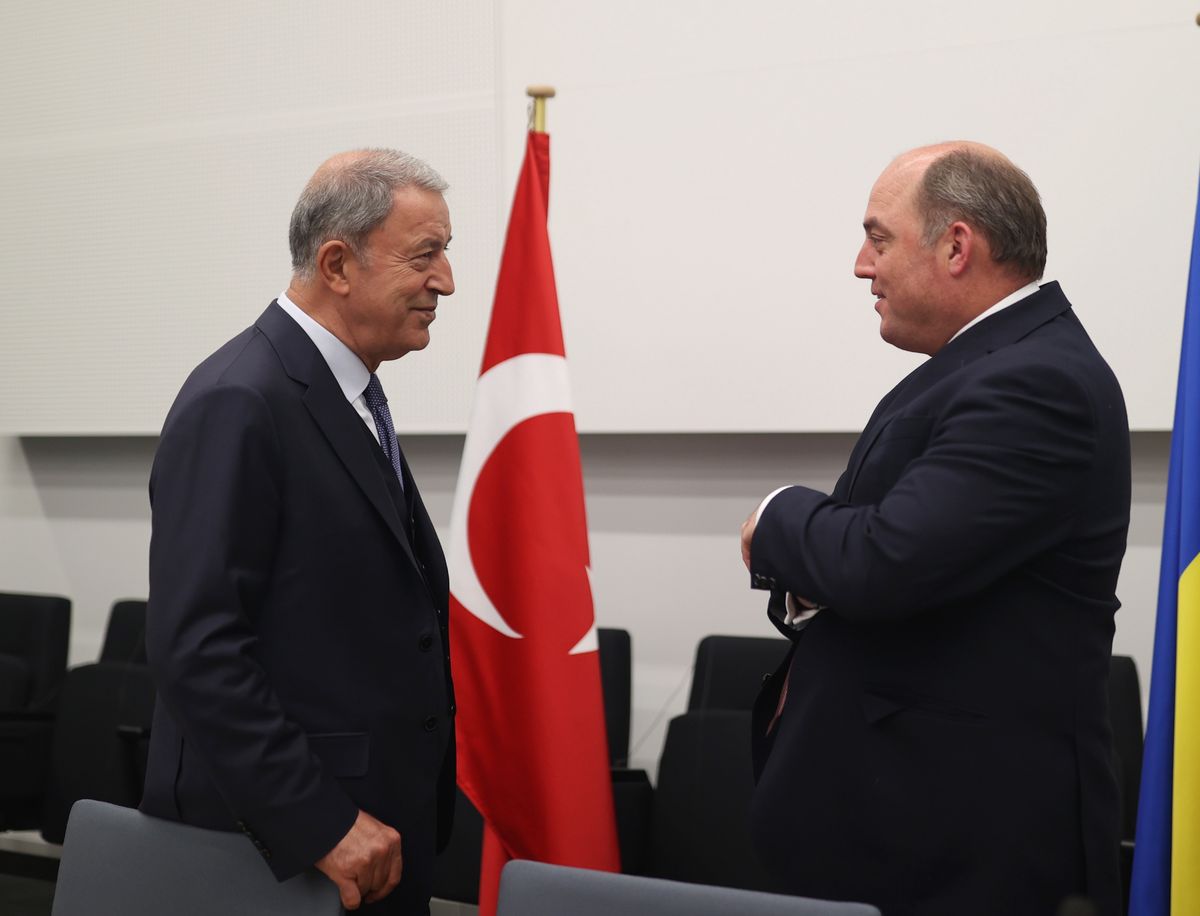 Brytyjski sekretarz obrony rozmawiał ze swoim tureckim odpowiednikiem 