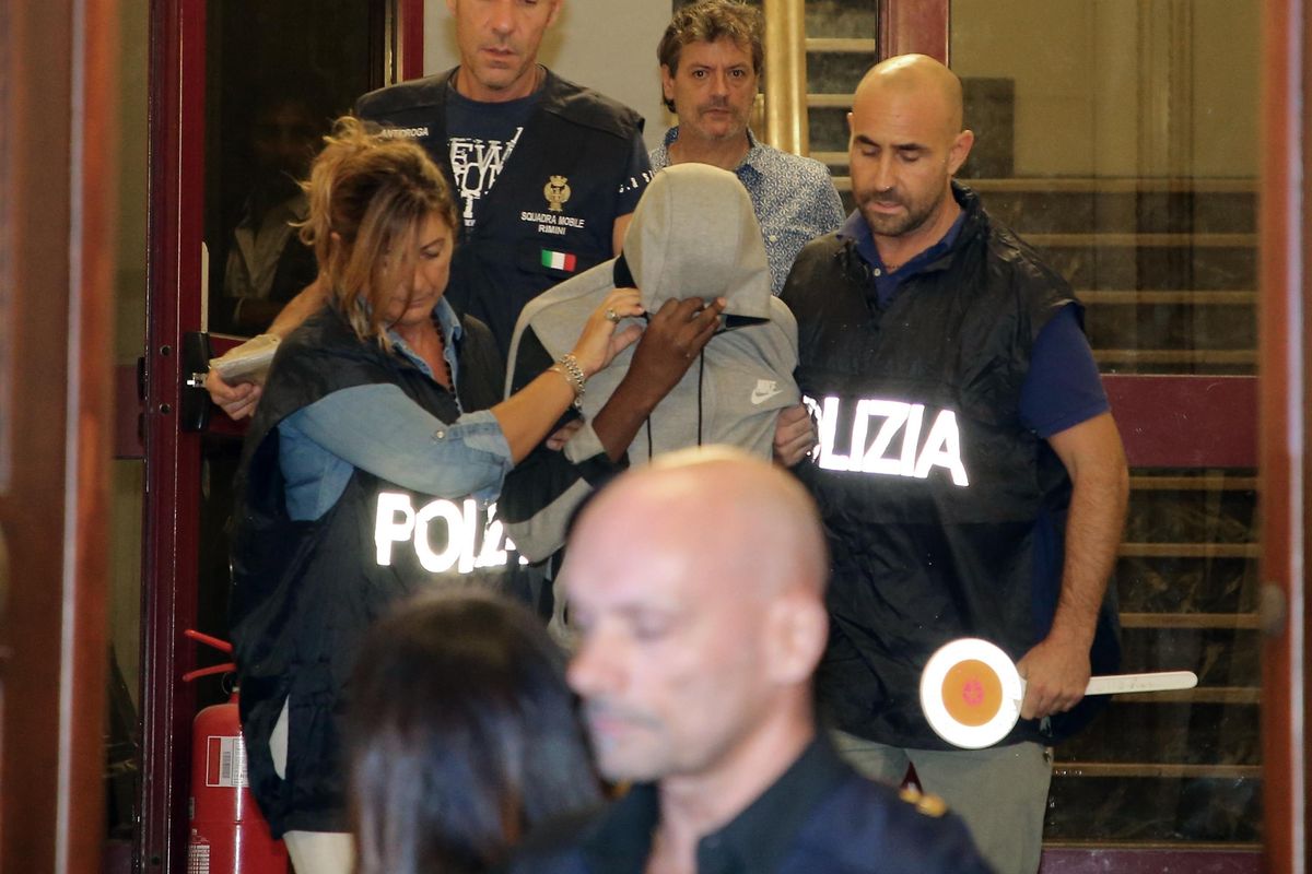 Sprawca napaści na Polaków w Rimini staje przed sądem