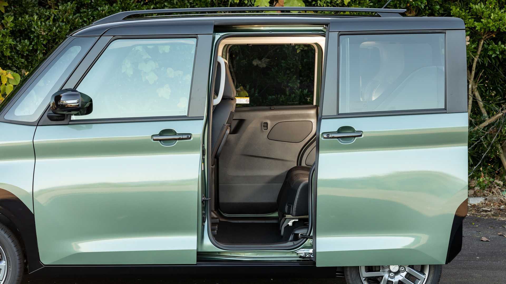 Mitsubishi Delica Mini