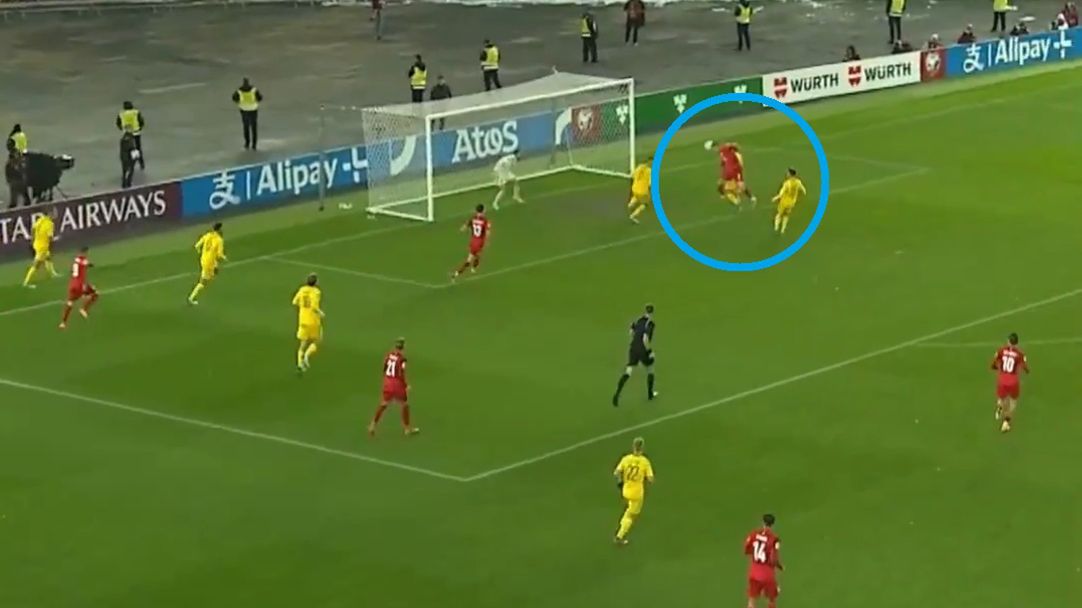 Twitter / TVP Sport / Robert Lewandowski zdobył bramkę po strzale głową