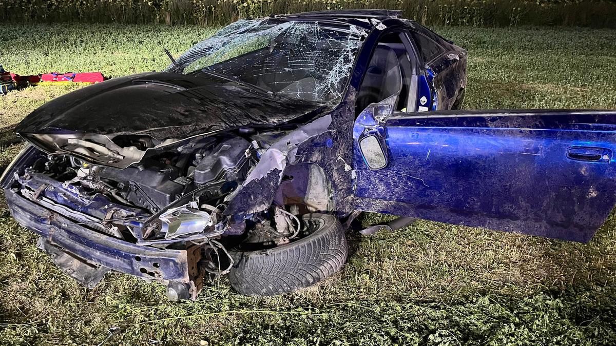 Zduny: Chciał odpalić papierosa, auto koziołkowało. Mężczyzna wydmuchał 1,2 promila