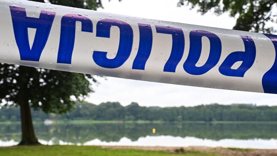 poszukiwania
Andrzej Jackowski
ch�opca, dziecka, dziecko, jezioro, jeziorze, nastolatek, nastolatka, poszukiwania, rower wodny, s�u�by, stra� po�arna, tuchomskie, wypadek