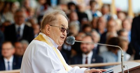 Rekord pobity. Fundacja o. Rydzyka zgarnia miliony