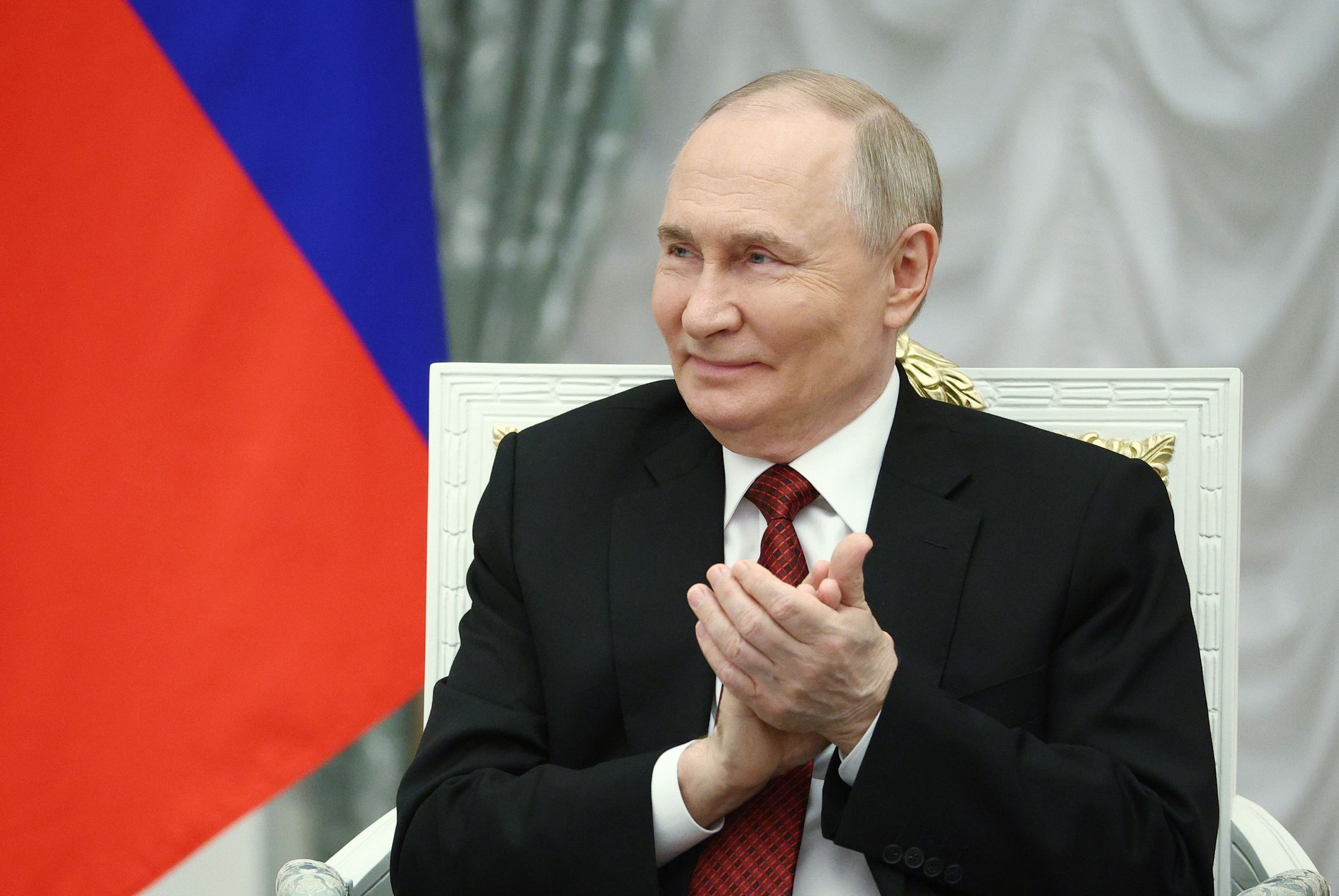 Russian President Vladimir Putin meets with participants in the Time of Heroes educational programme for training veterans of the special military operation to become skilled and competent administrators to fill posts in federal and municipal authorities, at the Kremlin in Moscow, Russia, 12 June 2025. The public holiday is celebrated annually on 12 June, the day the Declaration of State Sovereignty of the Russian Soviet Federative Socialist Republic (RSFSR) was adopted on 12 June 1990. EPA/SERGEY BULKIN / SPUTNIK / KREMLIN POOL MANDATORY CREDIT Dostawca: PAP/EPA.