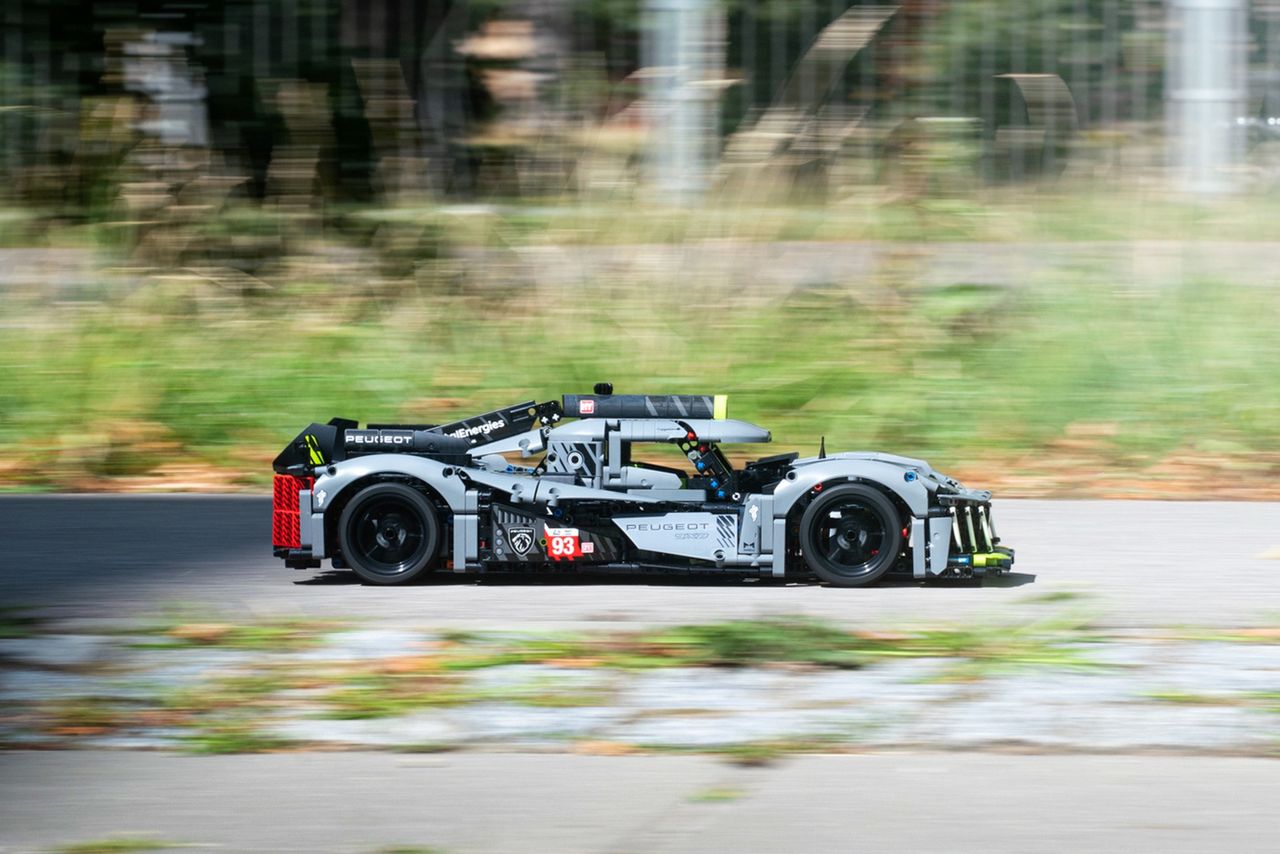 Lego Technic Peugeot 9X8