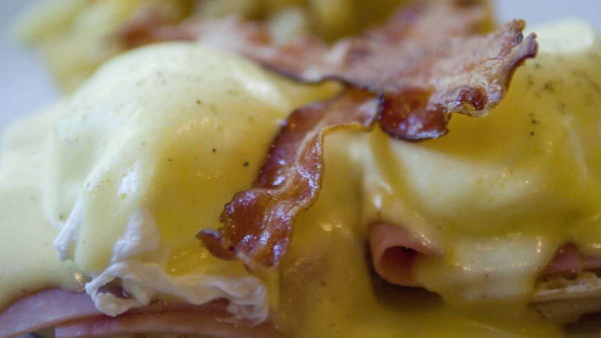 Jajka po benedyktyńsku