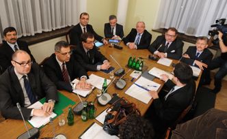 Trotyl na Tupolewie? "Niektóre urządzenia wykryły cząsteczki TNT"