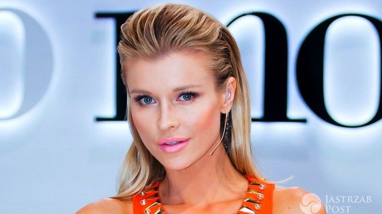 Joanna Krupa w sukience Versace w 9. odcinku "Top Model 5" (fot. Piotr Mizerski /TVN)