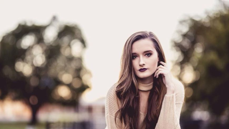 ''Mój brzuch jest okropny'' - modelka walczy z chorobą, która niszczy jej karierę