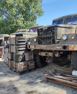 Odwiedziliśmy największy "wojskowy market" w Polsce. "Po czołg potrafi przyjść zwykły Kowalski"