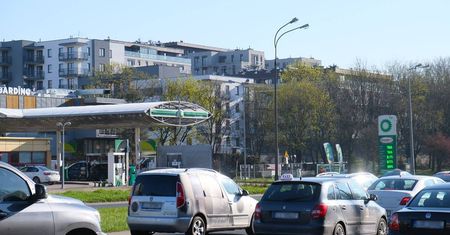 Ceny paliw na weekend. Benzyna nadal w dół, diesel lekko w górę [CENY 11-13.04]