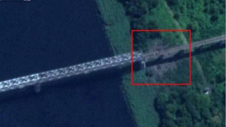 Siły ukraińskie zniszczyły ważny dla transportu zaopatrzenia wojsk rosyjskich most pod Chersoniem. Fot: СтратКом ЗСУ / AFU StratCom/