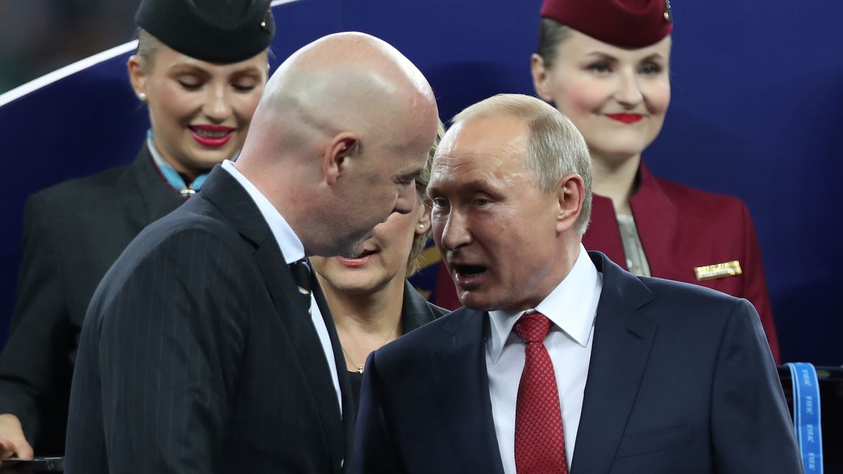 Zdjęcie okładkowe artykułu: Getty Images / Ian MacNicol / Gianni Infantino był częstym gościem Władimira Putina - zwłaszcza przy okazji MŚ 2018, które odbyły się w Rosji.