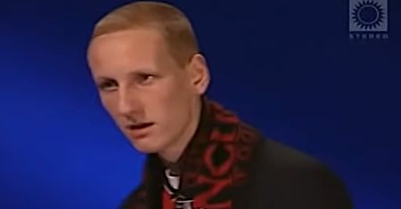 Zasłynął jako "Rudy z Idola". Nie dostał się do programu, ale i tak robi karierę na scenie