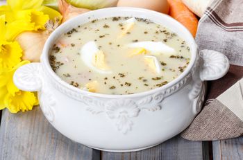 Czesi do żurku nie wrzucają kiełbasy. Mają inny sposób na dodatkowy aromat