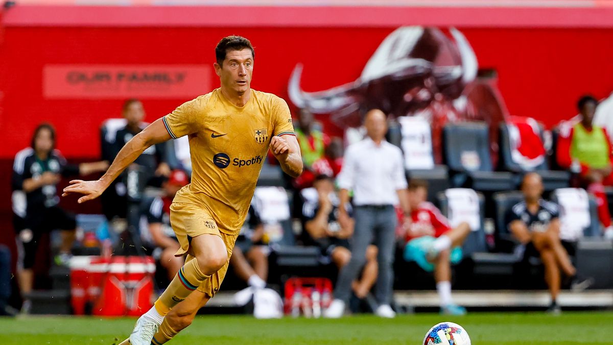 HARRISON, NJ - JULY 30:  FC Barcelona forward Robert Lewandowski (12) controls the ball during the game between New York Red Bulls and FC Barcelona on July 30, 2022 at Red Bull Arena in Harrison, New Jersey.  (Photo by Rich Graessle/Icon Sportswire via Getty Images)