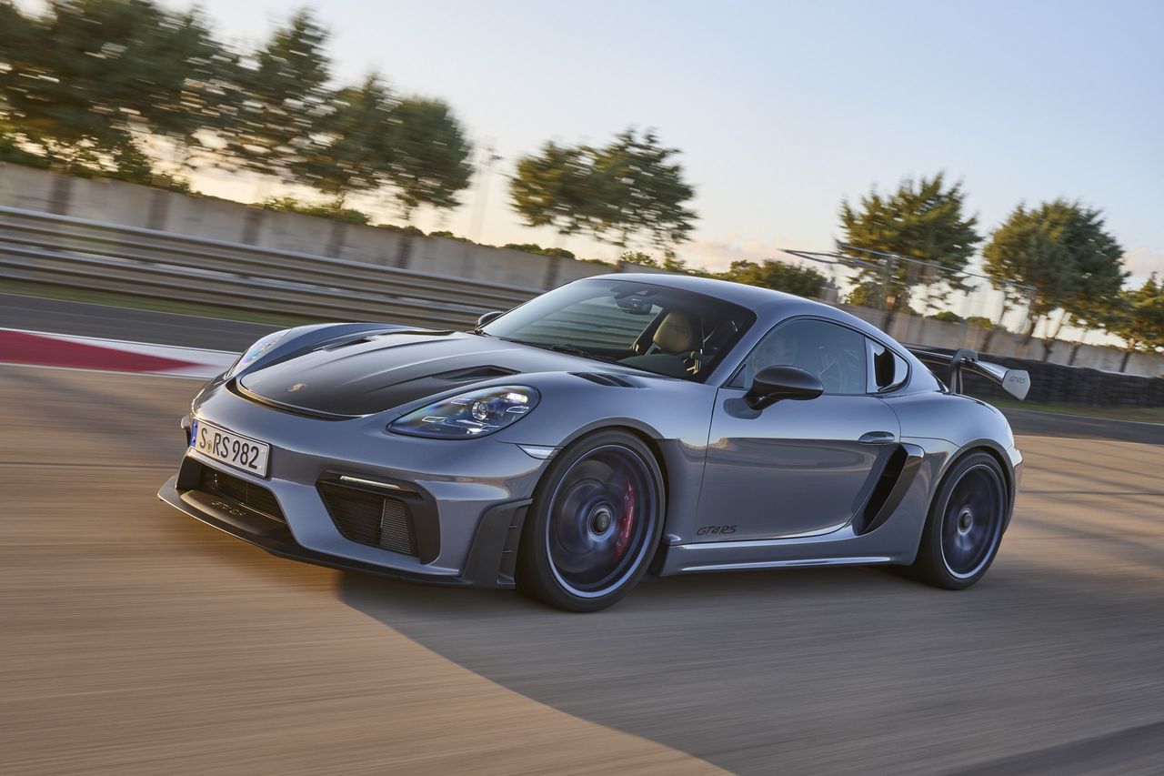 Porsche Cayman 718 GT4 RS to pożegnanie na ostro. Nie było tak szybkiej wersji