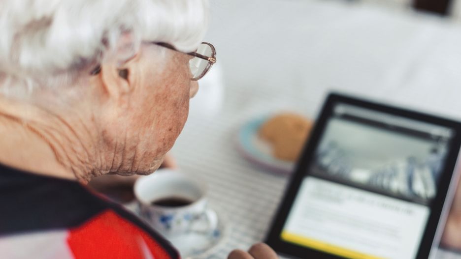 Babcia musi usunąć zdjęcia wnuków z Facebooka