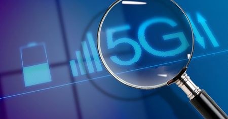 UOKiK przyjrzy się reklamom 5G. Na celowniku operatorzy Plus i Play