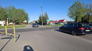 Skrzyżowanie ul. Białostockiej z Szosą Ełcką w Dobrzyniewie. Czy kierowcy doczekają się bezpiecznego przejazdu przez DK 65, gdy będzie DW?