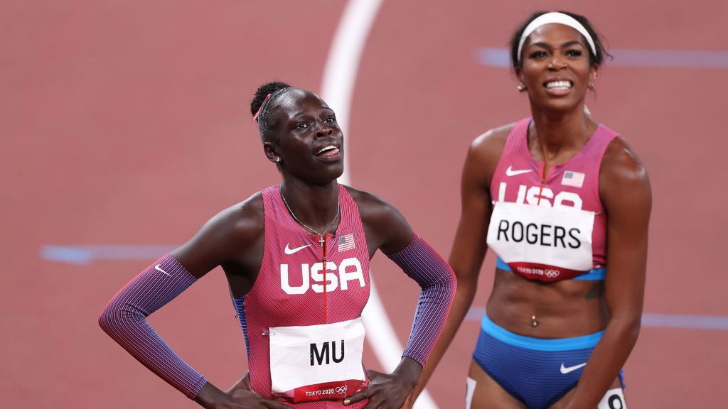 Getty Images /  Christian Petersen / Na zdjęciu od lewej: Mu Athing i Raevyn Rogers