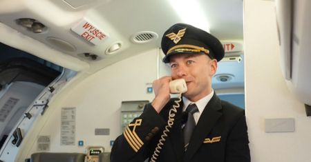 Kapitan zaskoczył wszystkich. "Mam do ciebie prośbę, kochanie"