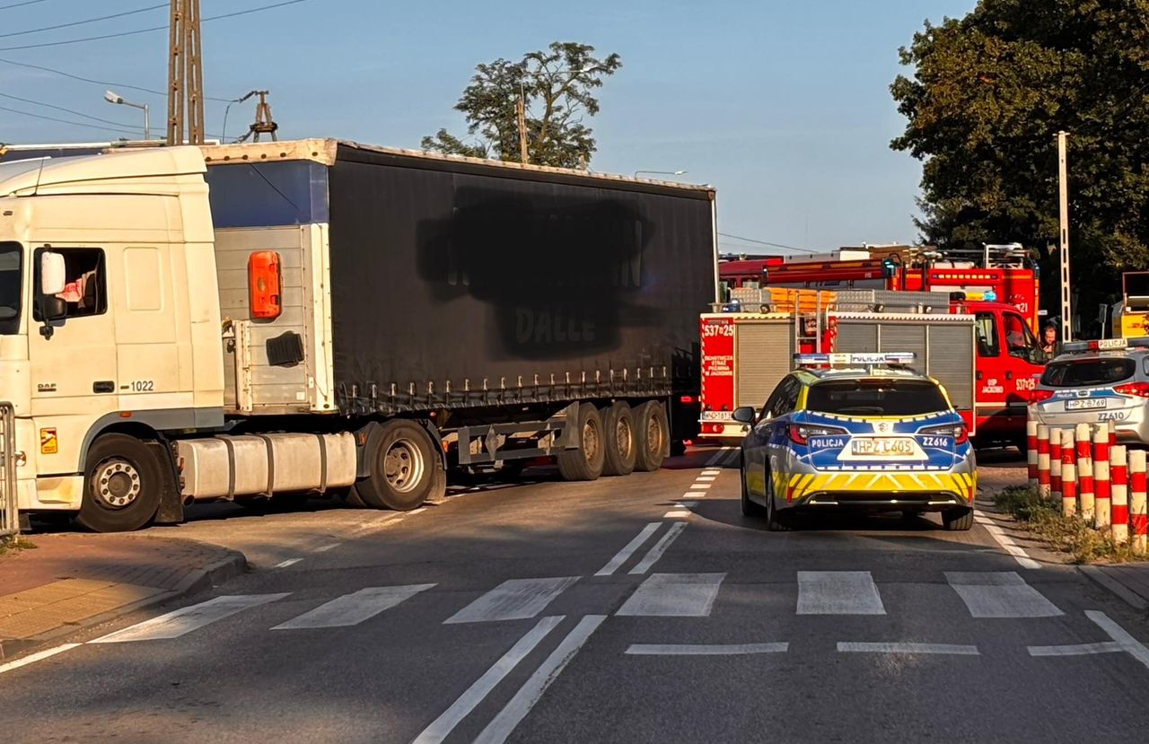 Tragiczny wypadek w Nasielsku. Pieszy zginął pod kołami ciężarówki