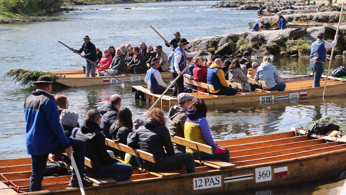 flisacy
Grzegorz Momot
dunajec, flisacy, flisak, inauguracja, letni sezon turystyczny w ma�opolsce, plenerowa, pocz�tek sezonu, rozpocz�cie, rozpocz�cie sezonu flisackiego, sezon, sezon letni, sp�yw dunajcem, start, turystyka