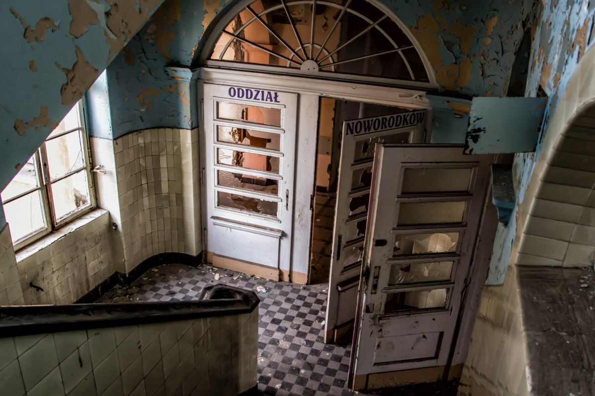 Od lat fotografuje opuszczone polskie szpitale, fabryki i sanatoria 4