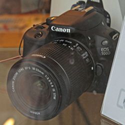 Canon EOS 100D